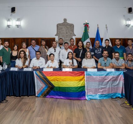 Respaldan organizaciones LGBT iniciativa para incluir premio Paco Ruiz en Premio Vallarta