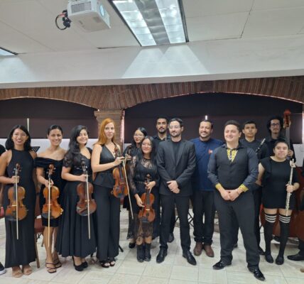 Presentan camerata y abren convocatoria para coros de Orquesta Escuela de Puerto Vallarta