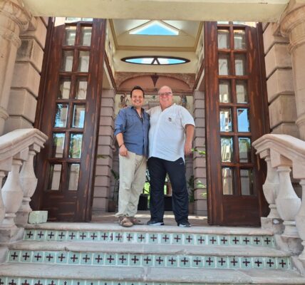 Abrirá “Santo Coyote” en Marina Vallarta con todos sus permisos en regla