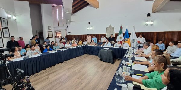 Aprueba Ayuntamiento contribución de extranjeros; se enviará al Congreso