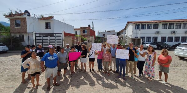Anuncia alcalde cancelación de antena tras oposición de vecinos en colonia Independencia