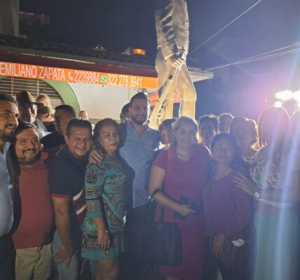 Develan escultura en Mercado Emiliano Zapata del caudillo revolucionario