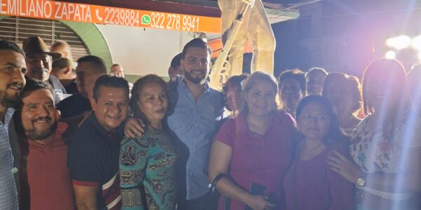 Develan escultura en Mercado Emiliano Zapata del caudillo revolucionario