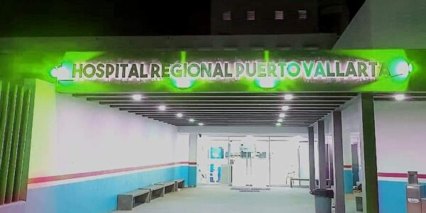 Engaña laboratorio subrogado del Hospital Regional a pacientes: estudios son gratuitos