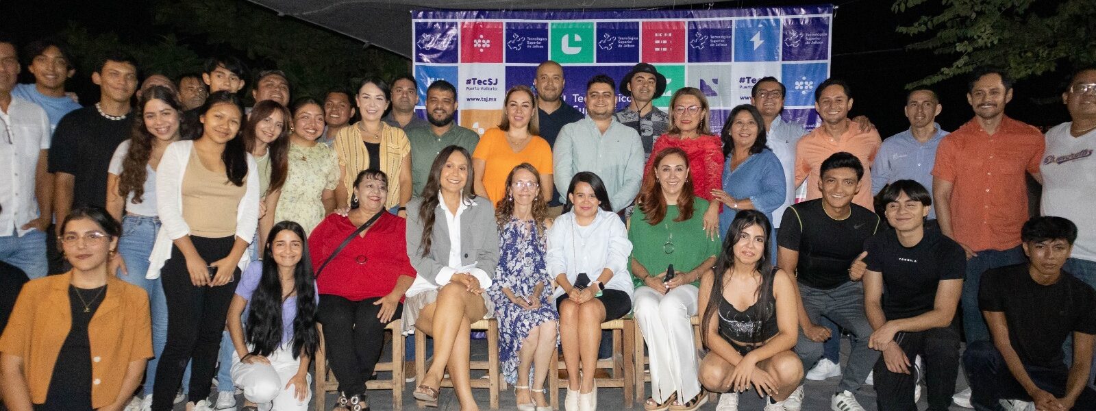 Pintan de azul la calle 8 de mayo con proyecto del ITS y Rompe