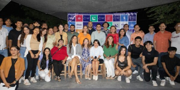 Pintan de azul la calle 8 de mayo con proyecto del ITS y Rompe