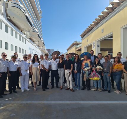 Premian a pasajeros 1 millón de crucero y embarcación menor en Asipona Puerto Vallarta 