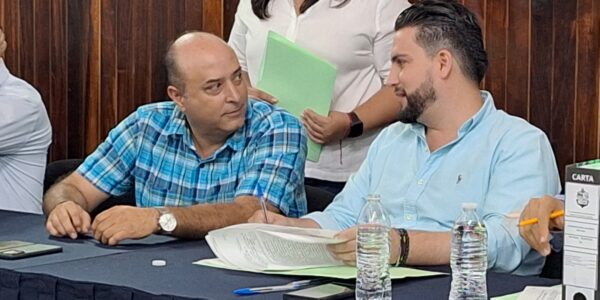 Firma Munguía entrega y recepción; aseguró que habrá denuncias, pero no revancha