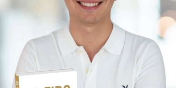 Presenta Pavin Guzmán su primer libro en la Feria Internacional del Libro