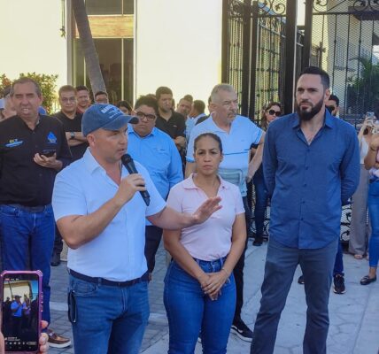 Se manifiestan prestadores de servicios turísticos en Asipona contra nuevo impuesto federal 