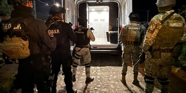 Operativo en Penal de Ixtapa: encuentran armas, droga y 20 pantallas; trasladan 5 presos