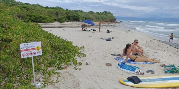 Sheinbaum declara guerra a la privatización de playas en Bahía de Banderas
