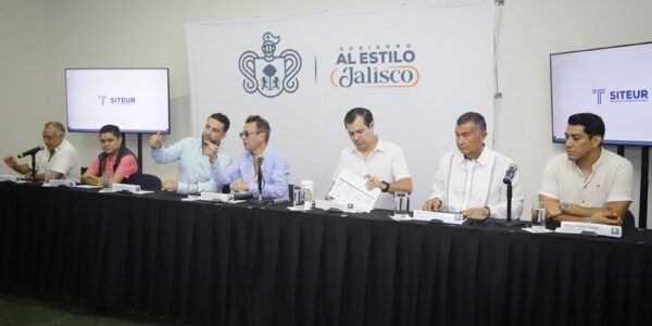 Este 2025 construcción de nodo vial Las Juntas, paso superiores autopista y paso a terminal 2 aeropuerto