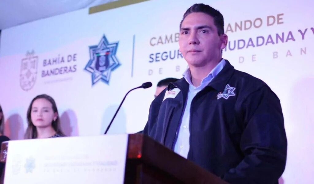 ¡Basta de abusos! Héctor Santana explota contra policías municipales de Bahía de Banderas