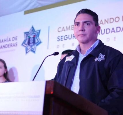 ¡Basta de abusos! Héctor Santana explota contra policías municipales de Bahía de Banderas