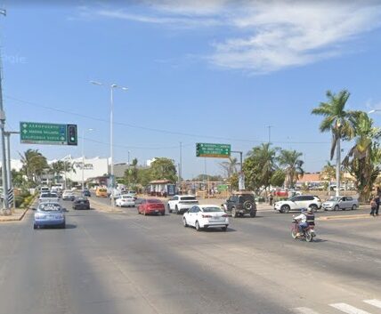 Promete alcalde sincronización de semáforos de Puerto Vallarta