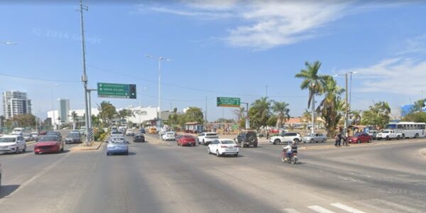 Promete alcalde sincronización de semáforos de Puerto Vallarta