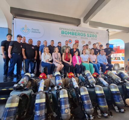 Donan 8 millones en equipo a Bomberos y alcalde anuncia compra de 3 camiones