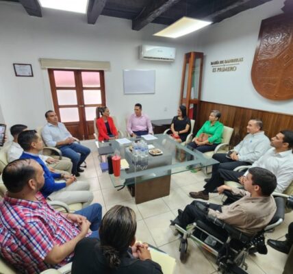 Siguen citando a exfuncionarios del XI Ayuntamiento de Bahía observados en la entrega-recepción