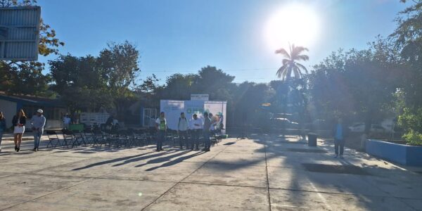 Promete Munguía 36 domos de escuelas en su trienio