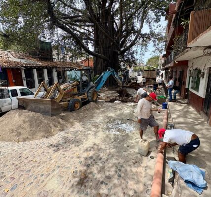 Repara Seapal tubería sanitaria en acceso a la colonia Emiliano Zapata