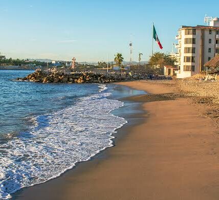 Avanza certificación de Playa de Oro