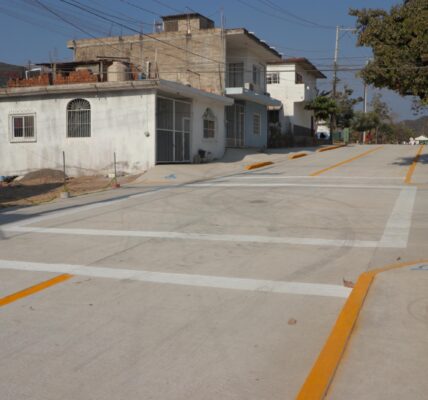 Pavimentaron calles Prosperidad y 20 de Noviembre en Lomas del Progreso