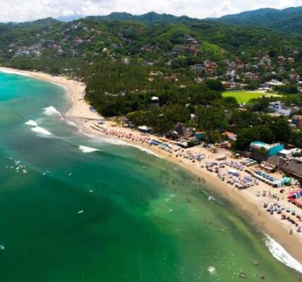 Playa Sayulita contaminada previo Semana Santa: Cofepris