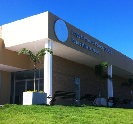 Tendrán que pagar un tránsito y un policía 8 mil pesos por abuso de autoridad