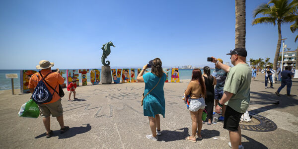 298 mil turistas en Semana Santa y 2,472 mdp en derrama en Puerto Vallarta: Setujal