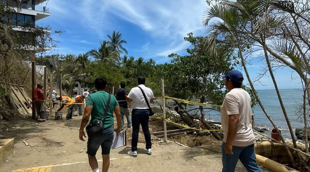 Otra vez clausura el Ayuntamiento construcción de muro en playa de Sayulita