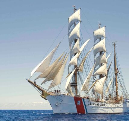 Habrá visitas guiadas al buque de Segunda Guerra Mundial que llegará a Puerto Vallarta