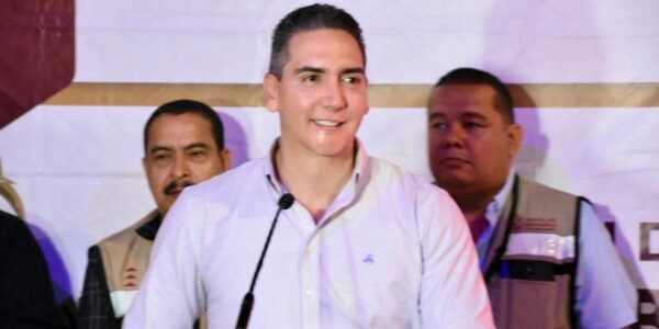 Vienen relevos, cambios y descensos en el Gabinete de Héctor Santana