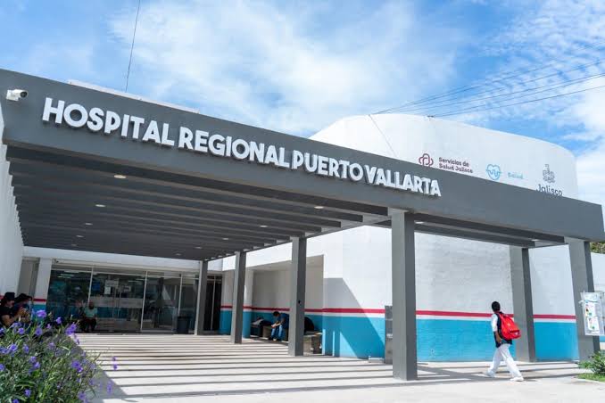 Rocían de gasolina a joven y le prenden fuego; fue su hermano, quien también se quemó