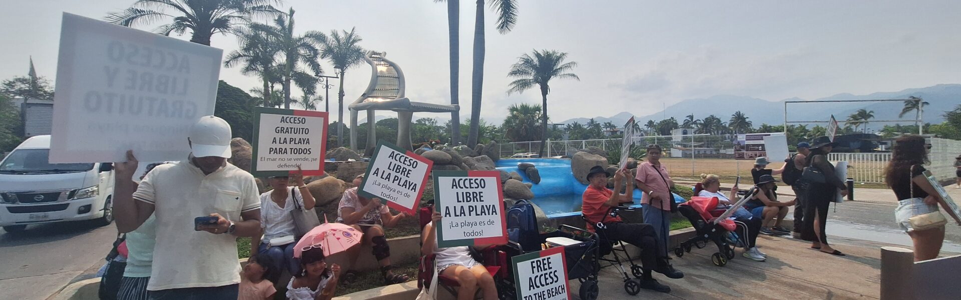 Se manifiestan propietarios de Condomar contra Hotel Sunscape por bloqueo de acceso a la playa