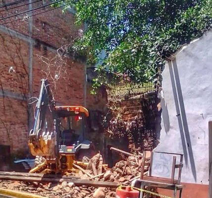 Denuncian demolición de finca dentro del polígono protegido como Patrimonio Vallartense