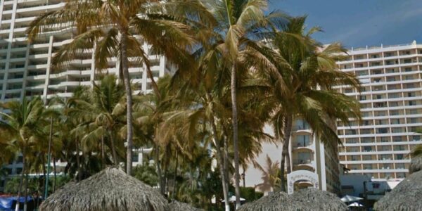 Denuncian que hotel Sunscape pretende cobrar por acceso a playa 100 dólares por persona