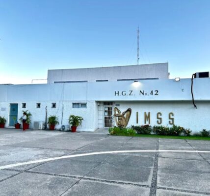 Pacientes con cáncer denuncian desabasto de medicamentos en hospital 42 del IMSS