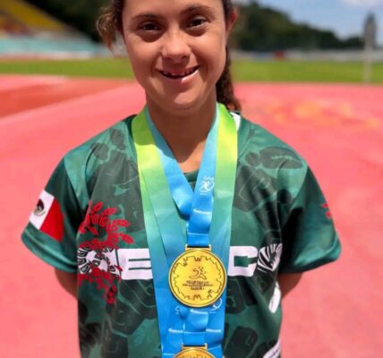 Regresa de Praga Chayito Pelayo con 4 medallas y nuevo récord mundial