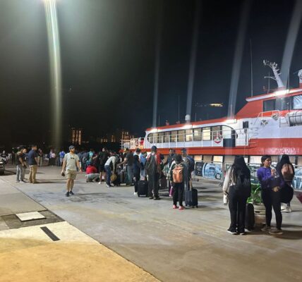 Zarpa primer viaje en ferry de Puerto Vallarta a Islas Marías