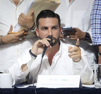 Munguía dijo hoy a vecinos que no se instalarán parquímetros