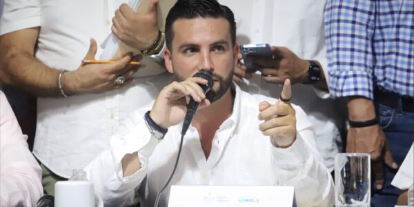 Munguía dijo hoy a vecinos que no se instalarán parquímetros