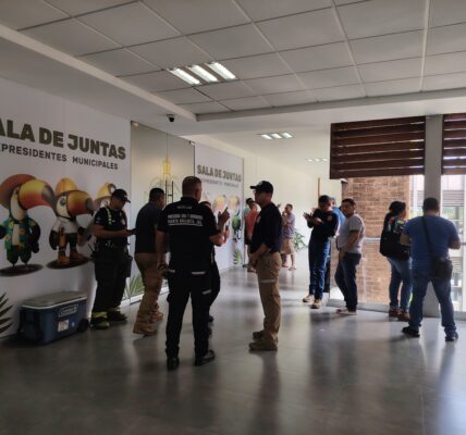 Ayuntamiento llega a acuerdo con Bomberos: 30 de septiembre oficializarán ascensos