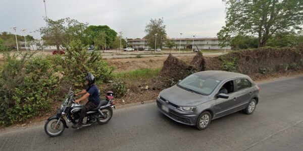 Analiza Ayuntamiento construir segunda entrada al CUC