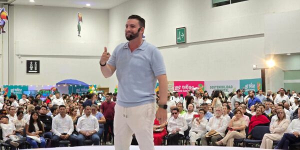 Costó 4.4 millones de pesos primer informe de Luis Munguía