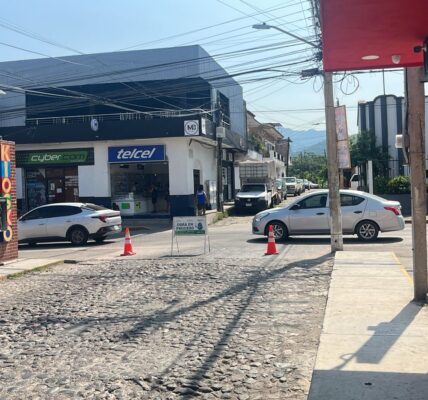 Cierre de calles por reparación de tubería en Pitillal