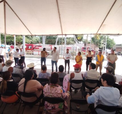 Entrega FOEDEN cheques a damnificados del 19 de septiembre en Las Mojoneras