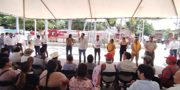 Entrega FOEDEN cheques a damnificados del 19 de septiembre en Las Mojoneras