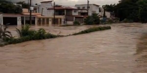 310 viviendas afectadas hasta el momento por inundaciones en Puerto Vallarta