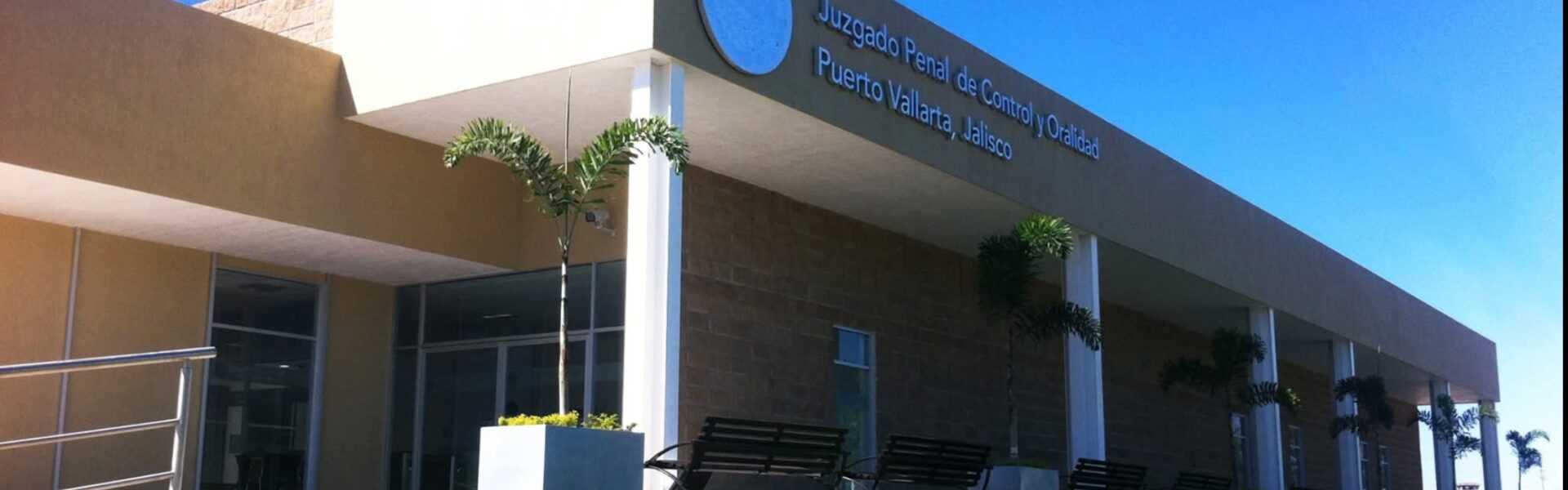 ¡Increíble! Custodios vinculados a proceso enviados a vigilar juzgado donde están siendo juzgados